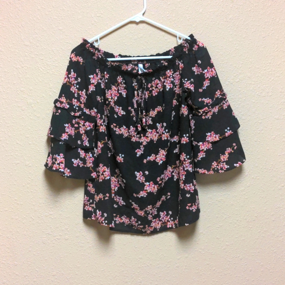 Flowy black pink floral xhilaration size xs